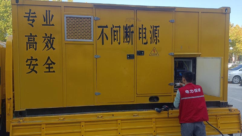 颍州柴油发电机组和UPS电源配合使用时，如何避免切换过程中的电力中断？